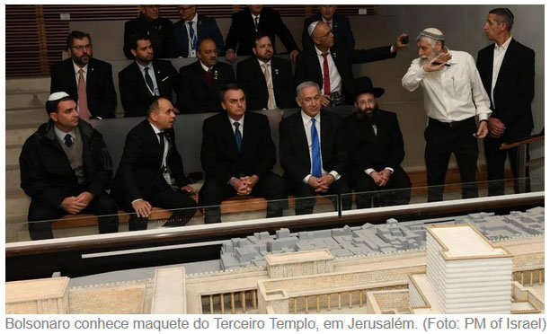 Bolsonaro conhece maquete do Terceiro Templo, em Jerusalm. (Foto: PM of Israel)